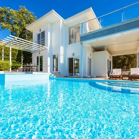 Villa 1 *